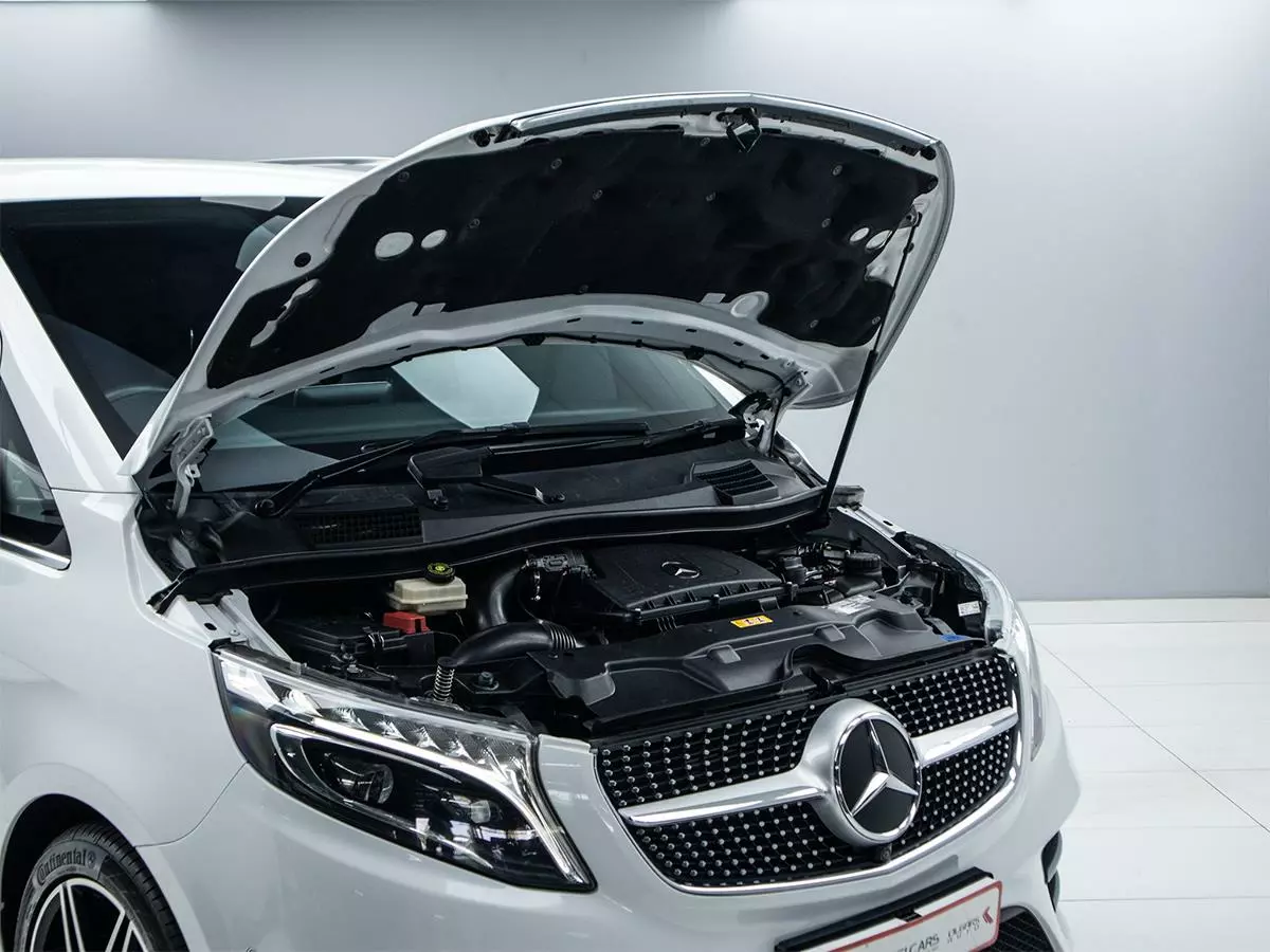 Vehicle Image for 8/18for Mercedes-Benz V-Class V250d Avantgarde AMG Line