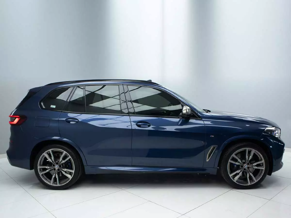 Vehicle Image for 4/17for BMW X5 M50d
